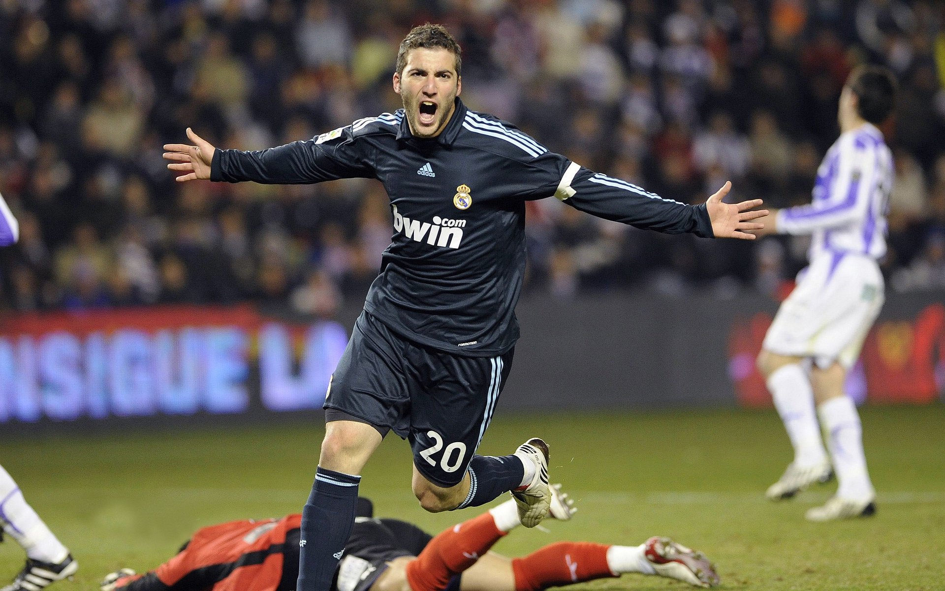 【新星崛起】年轻投手爆发助队夺冠,形容新星崛起的口号