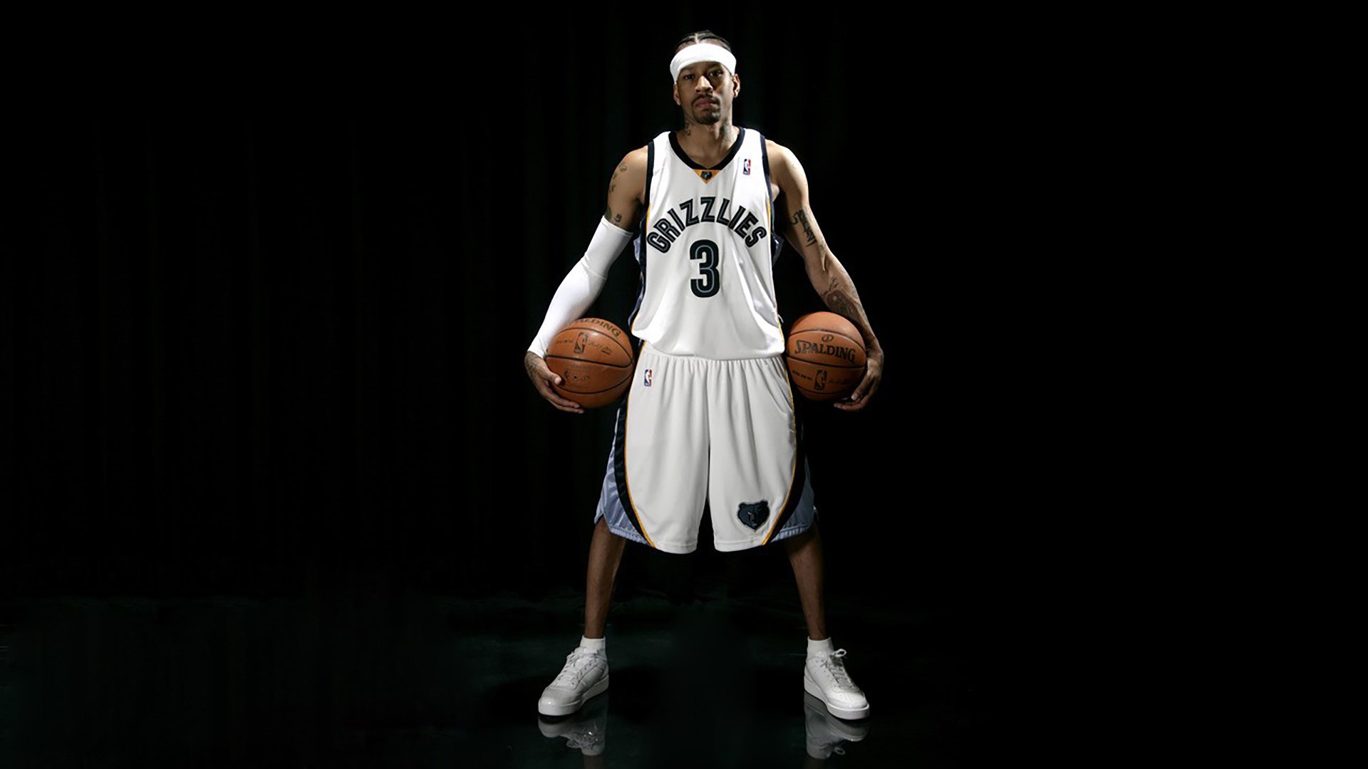 【现场疯狂】球迷狂欢夜带动比赛氛围极致,球迷欢呼视频