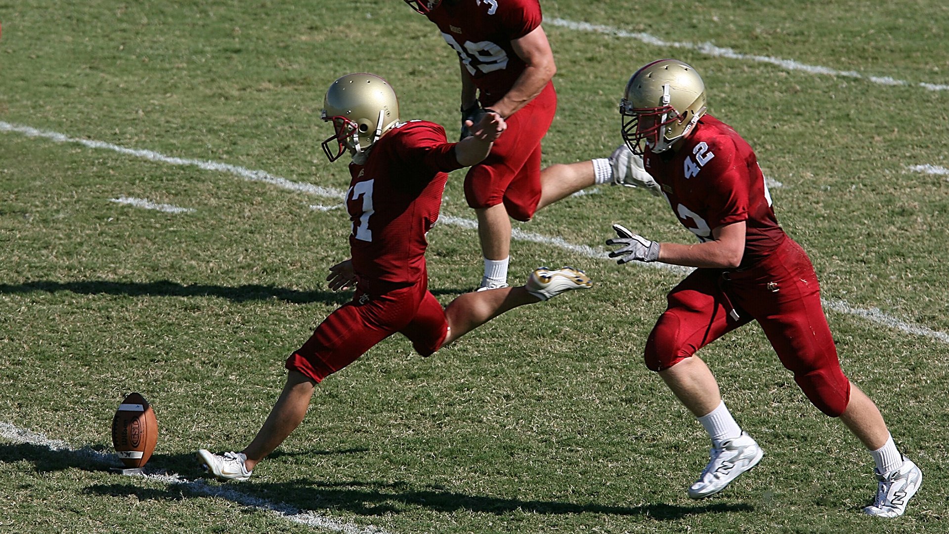 开云体育官网登入-中超联赛引入AI裁判助力，技术赋能提升比赛公正性，中超裁判又出争议判罚