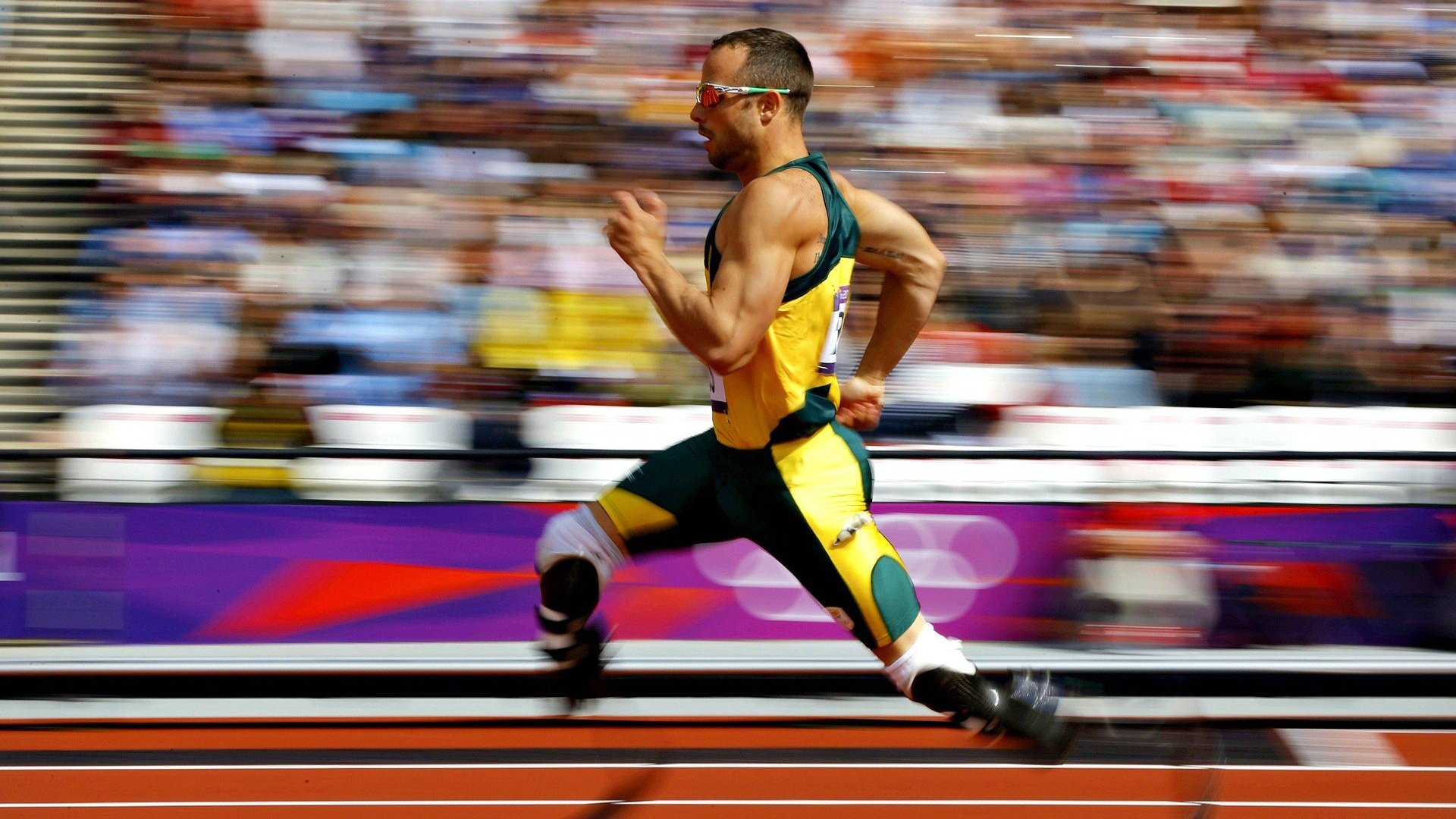 开云体育全站-快船推广“战术连连看”互动屏幕，比赛间歇也精彩，快船战术手册